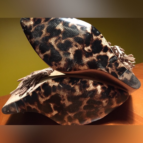 Betsey Johnson Beige/Taupe Ziah Fringe Boho Ankle Boots Booties - Worn Once - Picture 7 of 8